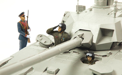 Zvezda 1/72 Scale Russian Tank Crew In Parade Uniform – Plastic Model Kit, Unpainted (3 Figures)
