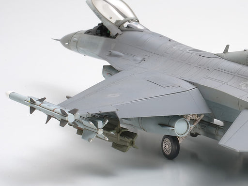 1/48 Tamiya #101 U.S. Fighter General Dynamics F-16C (Block 25/32) Fighting Falcon