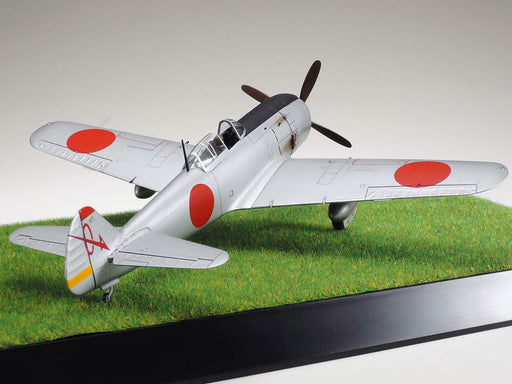 1/48 Tamiya #116 IJA Type 4 Fighter Nakajima Ki-84 Hayate & Kurogane Scenery Set