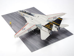1/48 Tamiya #122 U.S. Carrier Fighter Grumman F-14A Tomcat Late Model Carrier Launch Set