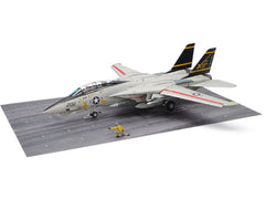 1/48 Tamiya #122 U.S. Carrier Fighter Grumman F-14A Tomcat Late Model Carrier Launch Set