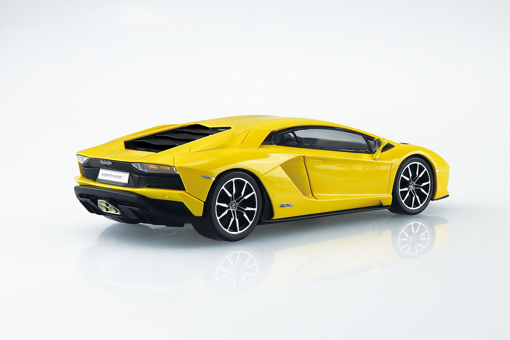 1/32 Aoshima The Snap Kit #12-B Lamborghini Aventador S Pearl Yellow