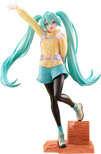 Banpresto Hatsune Miku Holiday Memories Mountain Climbing Figure (MP)