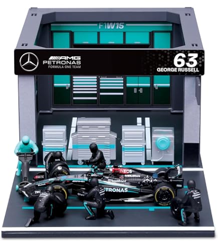 Bburago 1/43 Mercedes-AMG Petronas F1 W15 Team Formula Pit Pass Lewis Hamilton