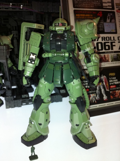 1/144 RG #04 Zaku II