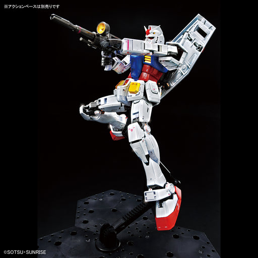 Gundam Base Limited 1/100 MG RX-78-2 Gundam Ver. 3.0 Titanium Finish (MP)